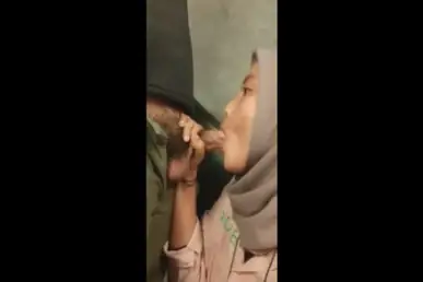 Jilbab Manut BJ Sebelum Tidur Tanpa Protes Viral Indo