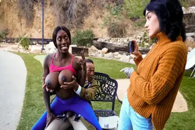 Parkir Umum Pertama Kali di Taman, Ngentot Liar Brutal