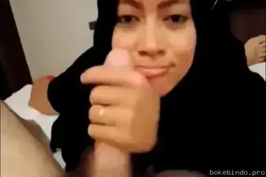 Tante Cantik Sepong Batang Om Bule